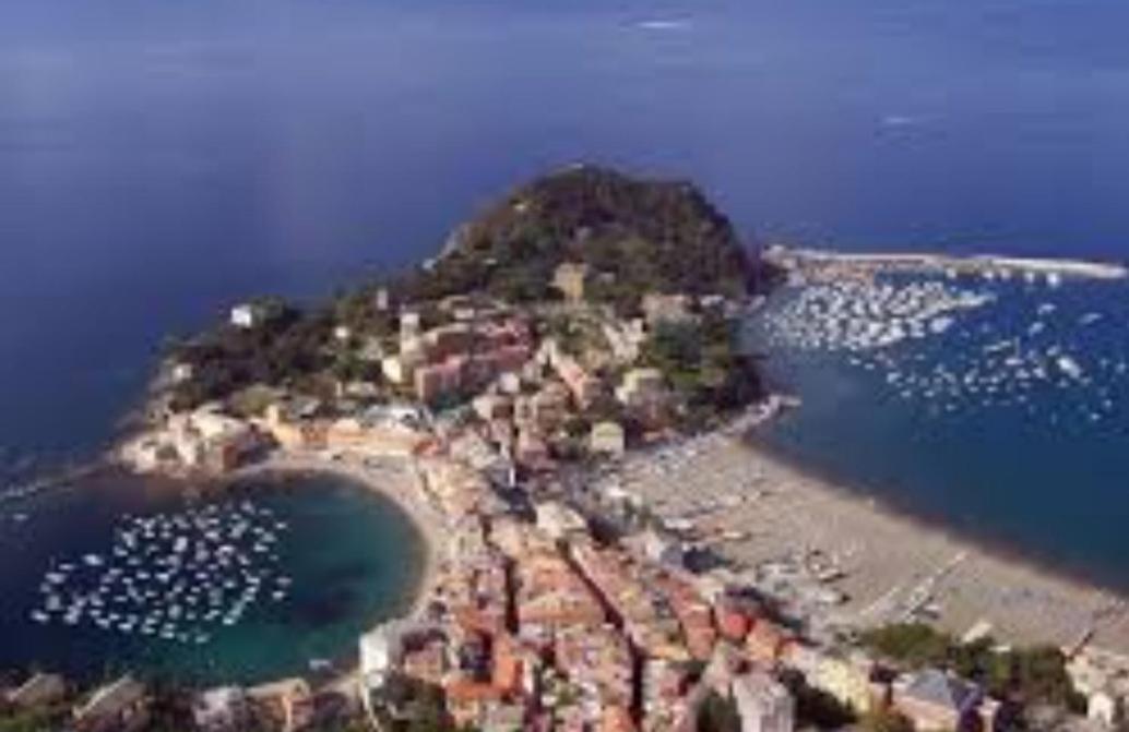 Aria Di Mare Apartment Sestri Levante Exterior photo